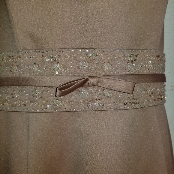 CoutureCollection Formal Gown size 10 (D9189) - Picture 4 of 7